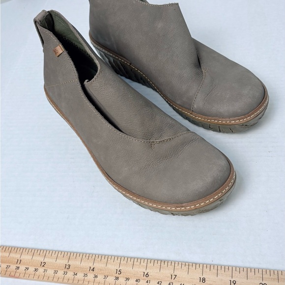 El Naturalista Shoes - El Naturalista Women's Taupe Leather wedge